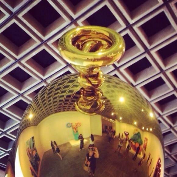 Jeff Koons Gold Balloon