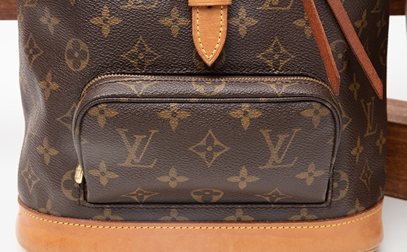 louis vuitton backpack real vs fake