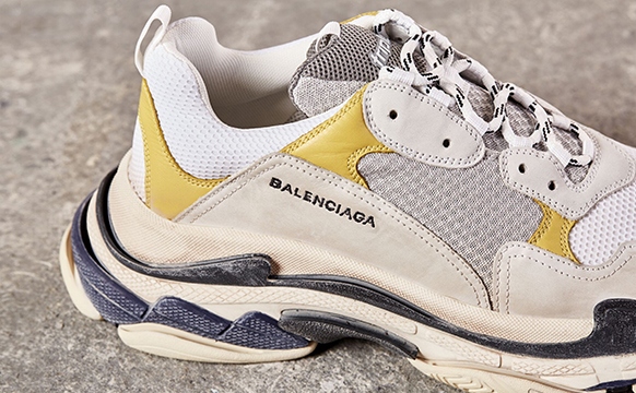 Misbruik Onverschilligheid Veronderstelling How To Spot Real Balenciaga Triple S Sneakers & Speed Trainers